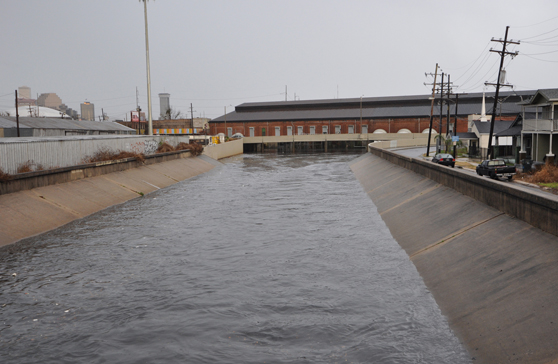Washington Canal at high capacity. View towards Drainage Pumping Station 1.